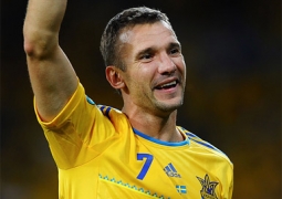 Бывший футболист сборной Украины Андрей Шевченко подрабатывает таксистом