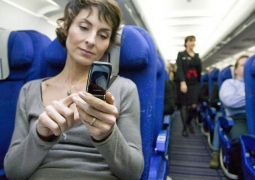 ЕС разрешил пользоваться мобильными телефонами в самолетах