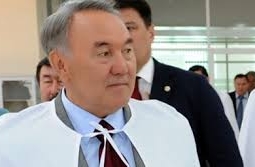 Нурсултан Назарбаев посетил молочную ферму в Атырауской области