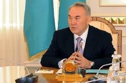 Нурсултан Назарбаев обсудил с Леонидом Кучмой ситуацию в Украине
