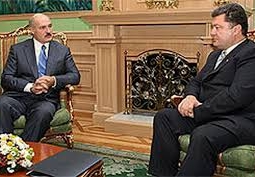 Петр Порошенко предложил Александру Лукашенко в ближайшее время встретиться в Украине