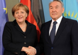 Нурсултан Назарбаев и Ангела Меркель обменялись мнениями по вопросам международной безопасности