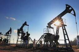 Цена нефти Brent приблизилась к $85 за баррель