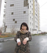 Упавший с 9-этажки кусок облицовки сломал обе руки жительнице Павлодара