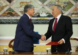 $100 млн выделяет Казахстан на поддержку Кыргызской Республике, - Алмазбек Атамбаев