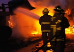 Три человека погибли при пожаре на складе в Карагандинской области
