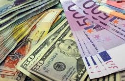 В Казахстане опровергли отказ от доллара и евро в ЕАЭС