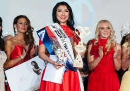 Акнур Джумабаева из Казахстана стала "самой красивой матерью на Земле"