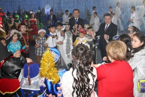 Нурсултан Назарбаев пожелал маленьким казахстанцам исполнения всех заветных желаний