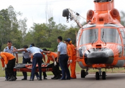 Обнаружено тело пассажира в спасательном жилете с самолета AirAsia