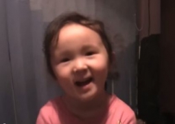 Казахскому ребенку прививают с детства любить Россию? (ВИДЕО)