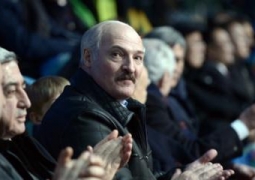 Александр Лукашенко назвал себя профессиональным футболистом