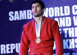 Арман Оспанов стал лучшим на Кубке мира по спортивному и боевому самбо