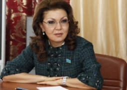Дарига Назарбаева потребовала назвать имена тех, кто получил 37,8% контрактов по госзакупкам