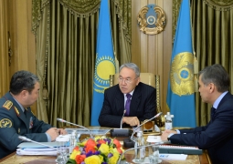 Нурсултан Назарбаев обсудил с главами Совбеза и ВС вопросы повышения боеспособности армии Казахстана