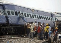В Индии сошел с рельсов поезд, 5 человек погибли, не менее 100 ранены
