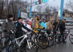 Алматинцы впервые приняли участие в акции «Зимой на работу на велосипеде»