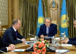 Нурсултан Назарбаев обсудил с секретарем Совбеза РФ ситуацию на юго-востоке Украины