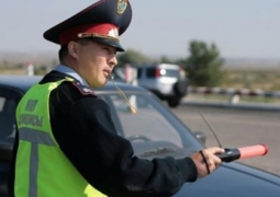 Казахстанских водителей будут штрафовать за фары-стробоскопы