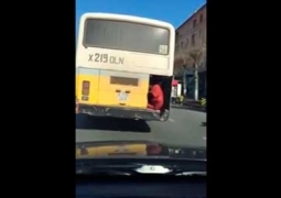 В Шымкенте молодой человек предпочел ехать в двигательном отсеке пассажирского автобуса
