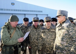 Министр обороны РК Имангали Тасмагамбетов проверил боевую готовность войск