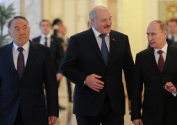 Планировавшаяся в Астане встреча лидеров Казахстана, России и Беларуси перенесена