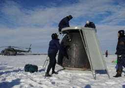 Спускаемый аппарат «Союза ТМА-14М» с тремя космонавтами приземлился в казахстанской степи