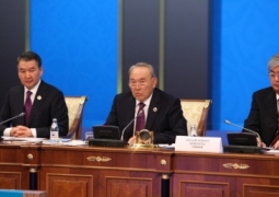 Казахстанских судей обяжут реагировать на критические публикации в СМИ и Интернете