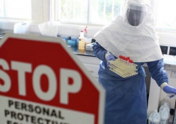 Симптомы лихорадки Эбола у госпитализированного в Алматы россиянина не выявлены - Минздрав РФ