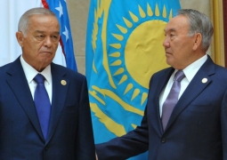 Нурсултан Назарбаев поздравил Ислама Каримова с победой на президентских выборах