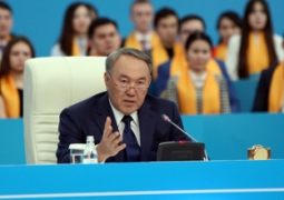 Казахстанцы, купившие авто за границей, способствуют разорению отечественных автозаводов - Н.Назарбаев