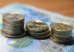 В Казахстане задолженность предприятий по зарплате превысила 1 млрд тенге