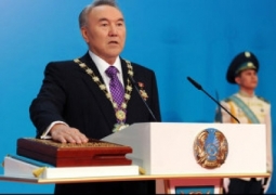 Избранный президент Казахстана Нурсултан Назарбаев принес присягу служения народу республики