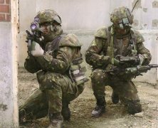 Двое российских спецназовцев взяты в плен украинскими военными 