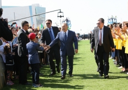 Нурсултан Назарбаев поздравил жителей страны с Днем единства народа Казахстана