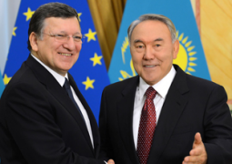Президент РК наградил Ж.Баррозу орденом «Достык» за вклад в укрепление мира и дружбы между народами
