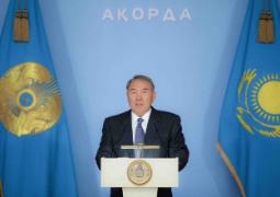 Нурсултан Назарбаев призвал генералов «достойно носить погоны»