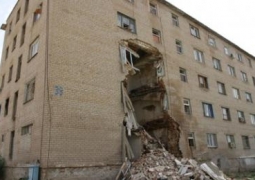Общежитие обрушилось в Атырау, эвакуированы 141 человек (ВИДЕО)