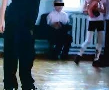 На 20 тыс. тенге оштрафован физрук, положивший голову на колени третьеклассника, при этом обнимая ребенка
