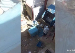 4 млн тенге штрафа грозит шымкентским рабочим, выносившим мусор на госфлаге РК
