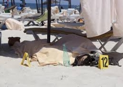 Очевидцы засняли теракт в Тунисе на камеру (ВИДЕО)