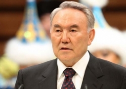 Назарбаев: Девальвация рубля заставила задуматься казахстанских бизнесменов о конкуренции