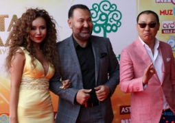 Звезды казахстанской эстрады прошли по красной дорожке премии «Астана жулдызы»