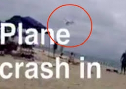 В Калифорнии самолет рухнул на переполненный пляж (ВИДЕО)
