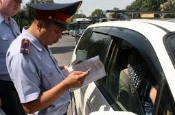 В Астане забирают права и машины у злостных неплательщиков алиментов