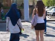Казахстанских женщин хотят заставить одеваться по нормам шариата 