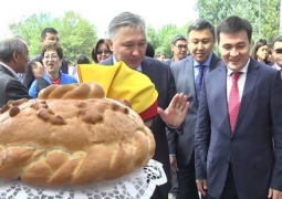 Глава Карагандинской области отказался есть балхашский хлеб