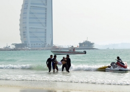 В Дубае утонула 20-летняя девушка из-за того, что отец запретил спасателям «бесчестить» ее своими прикосновениями