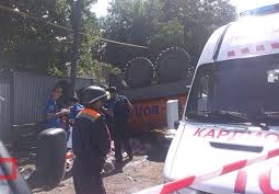 Две женщины погибли в ДТП с водовозом в Алматы, еще 6 человек пострадали, в их числе "грудничок"
