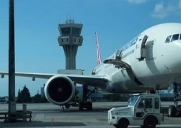 В аэропорту Стамбула пассажир разбил дверь в попытке догнать самолет